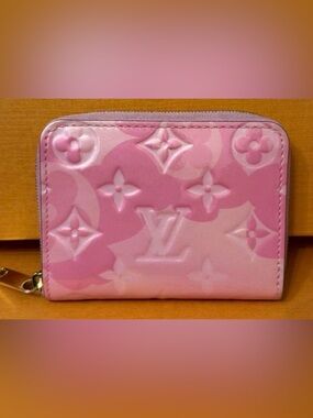 Louis Vuitton Rare Limited Edition Pink Ombre Vernis Zippy Coin Purse